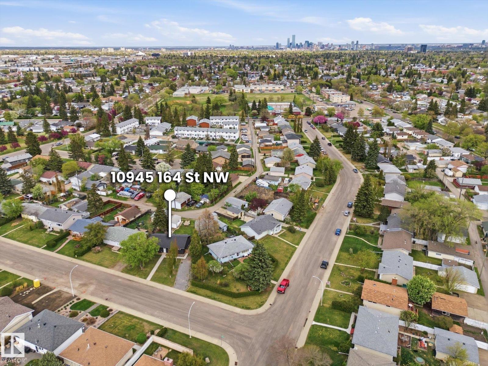 10945 164 Street NW - 39