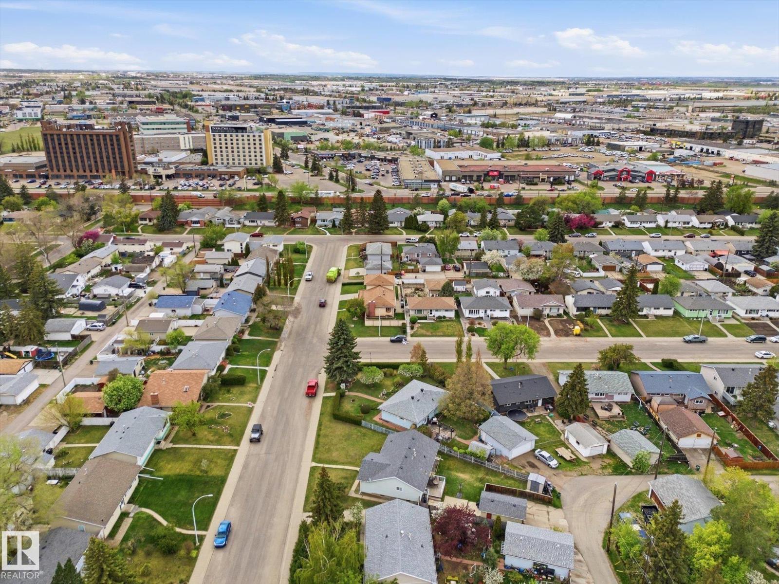10945 164 Street NW - 46