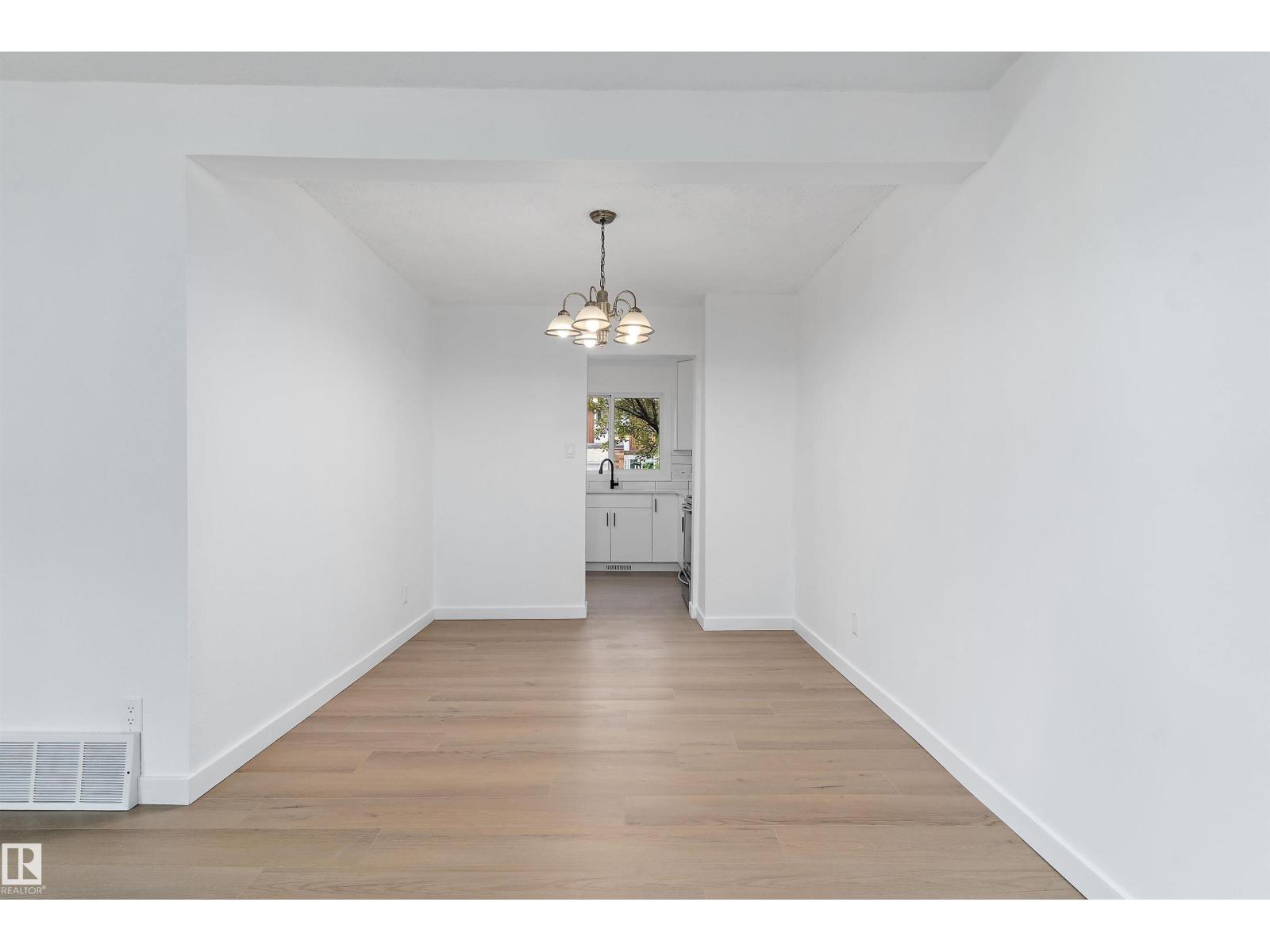 17406 76 AV NW - 13