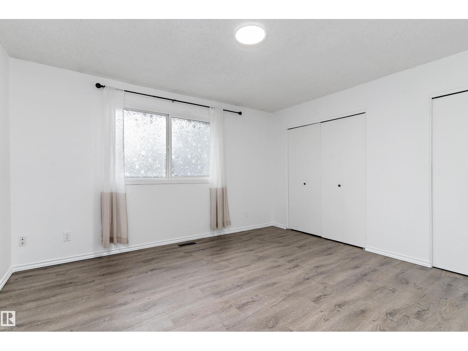 17406 76 AV NW - 18