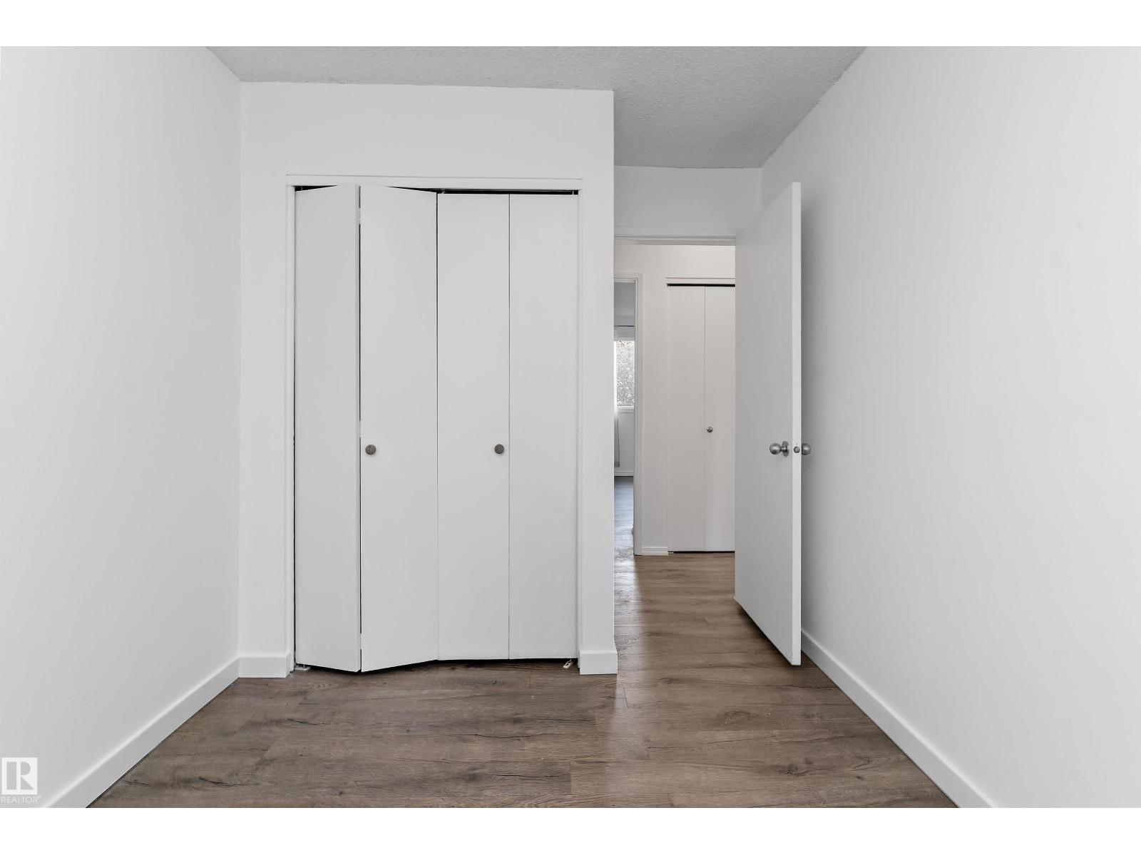 17406 76 AV NW - 22