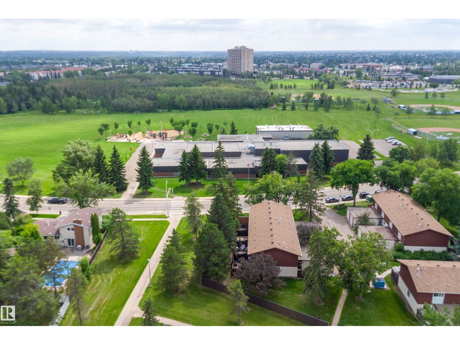 17406 76 AV NW - 44