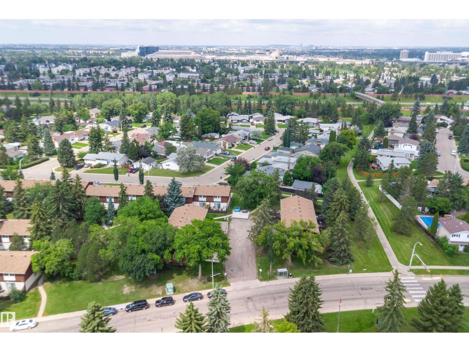17406 76 AV NW - 51