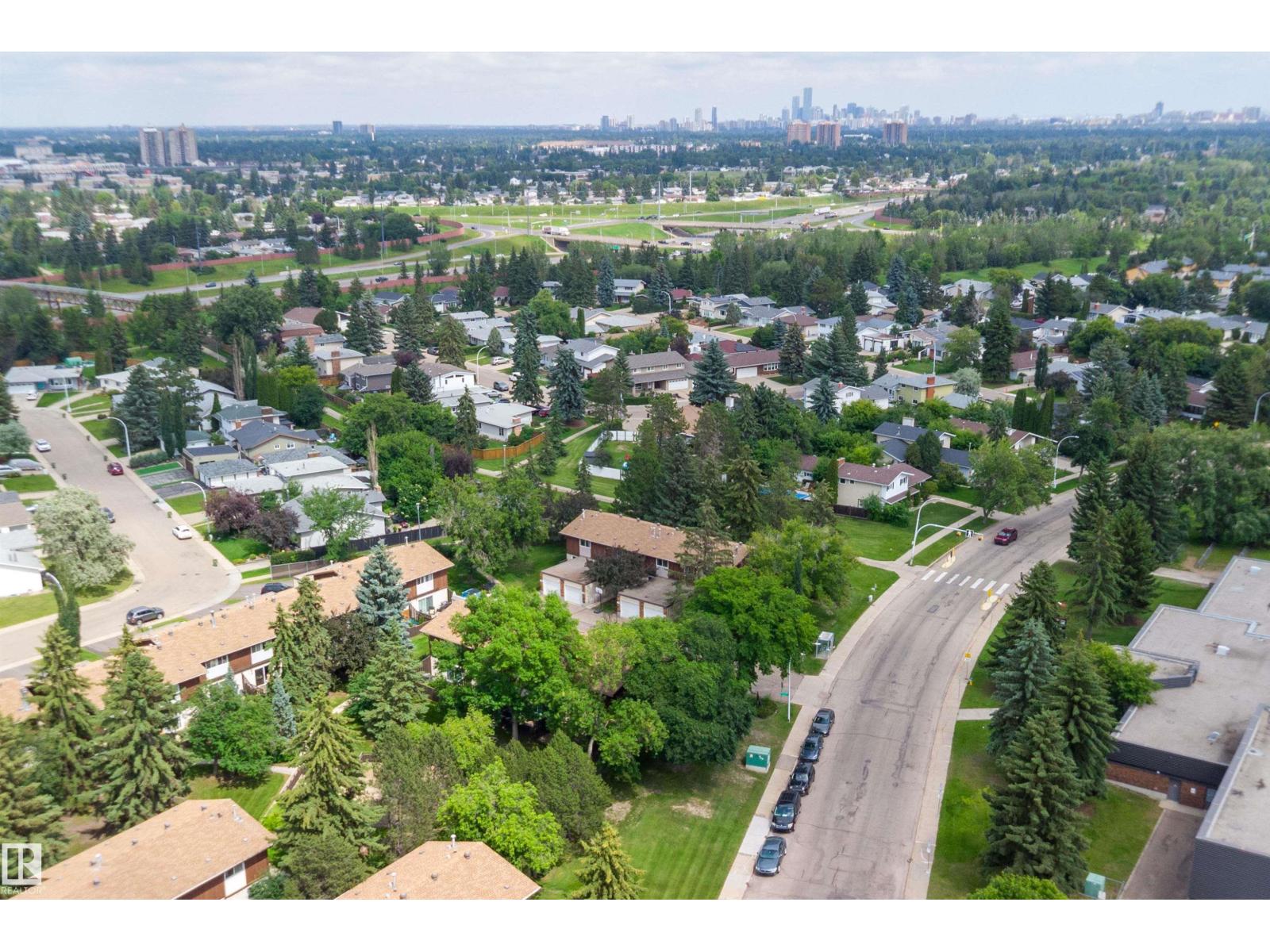 17406 76 AV NW - 52