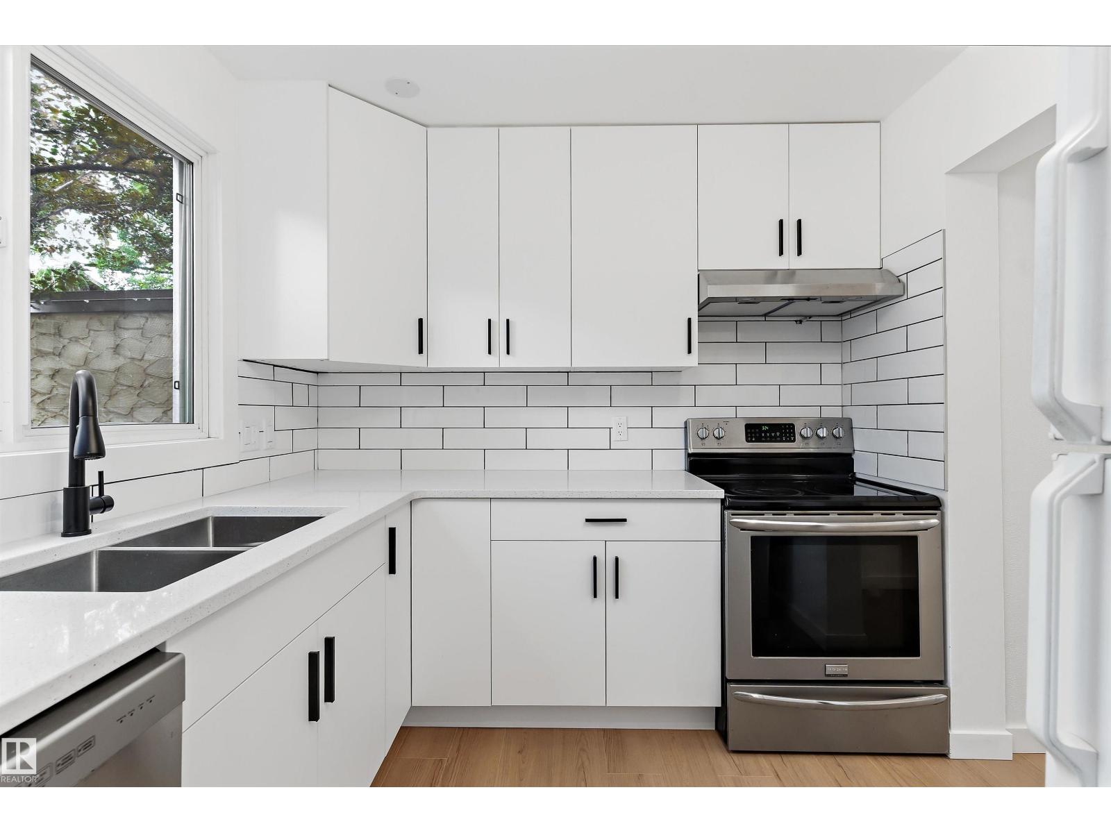 17406 76 AV NW — photo 8