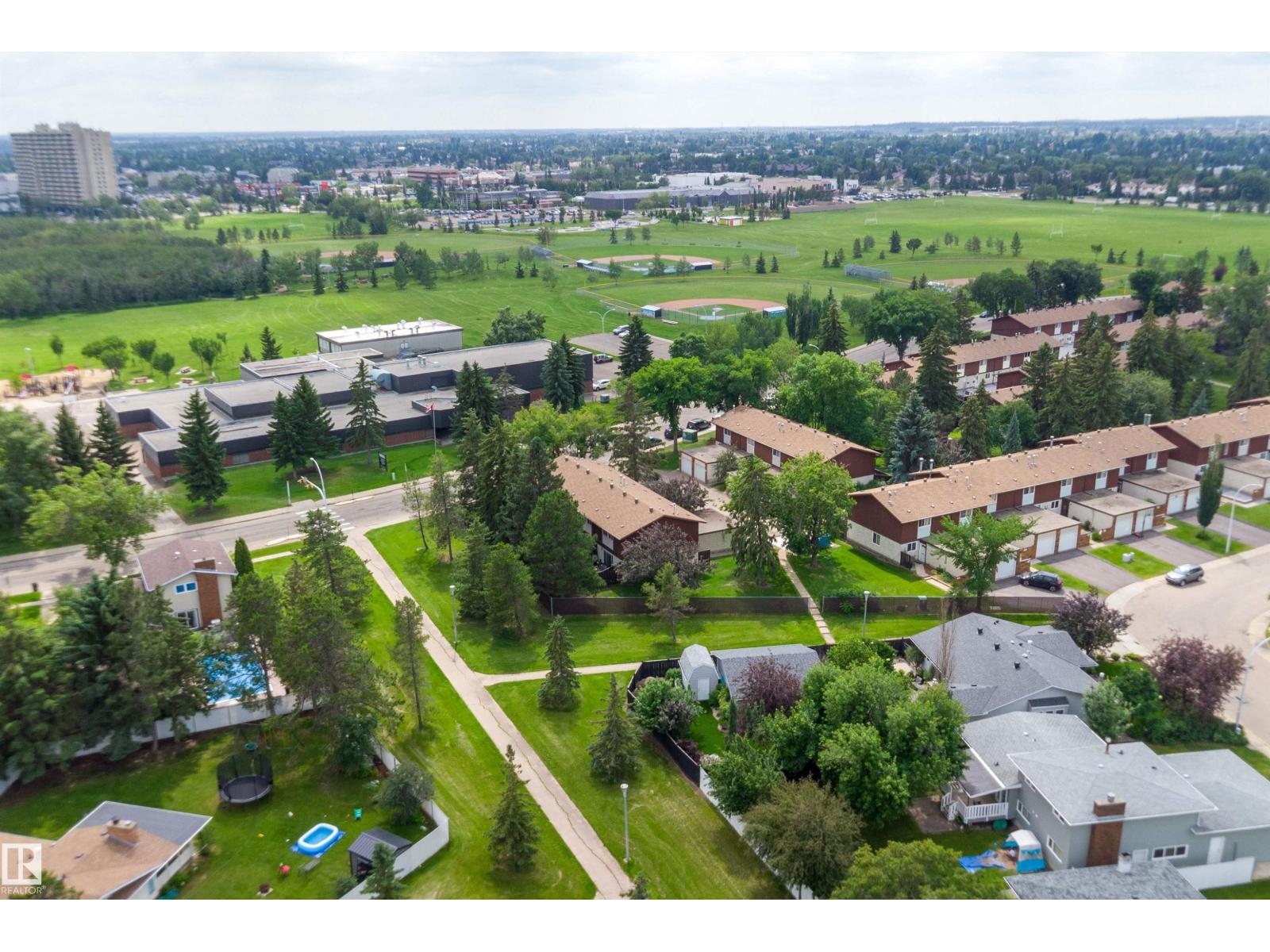 17406 76 AV NW - 46