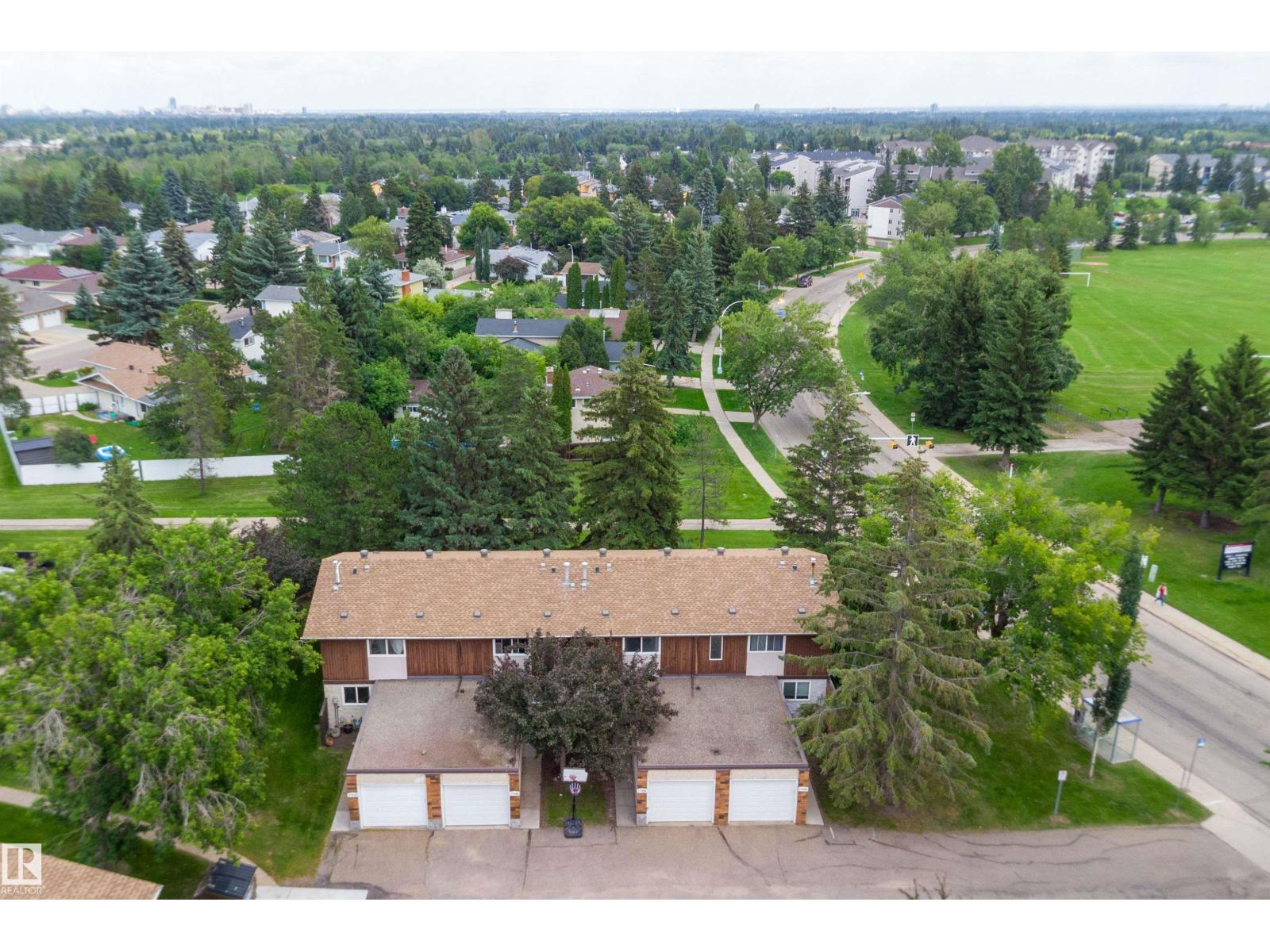 17406 76 AV NW - 40