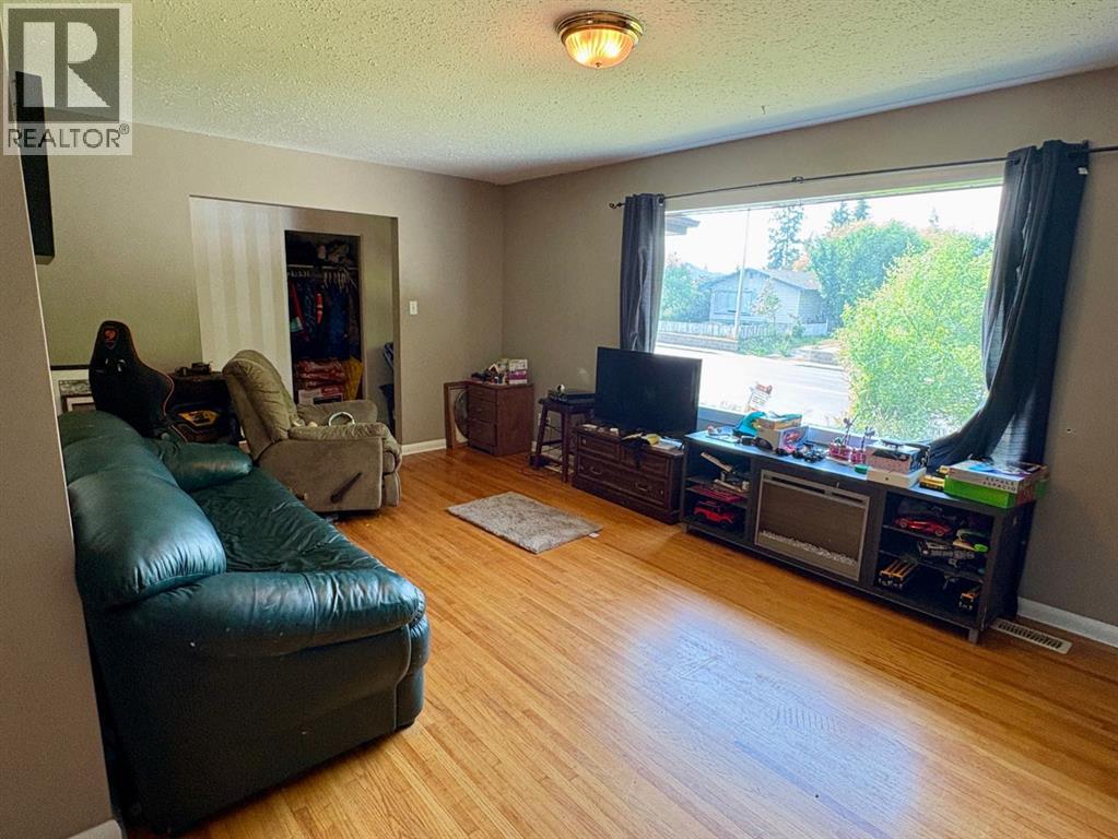 4122 50 Street - 4
