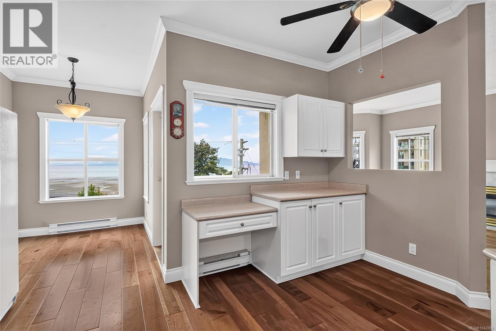 #410 220 Island Hwy W - 29