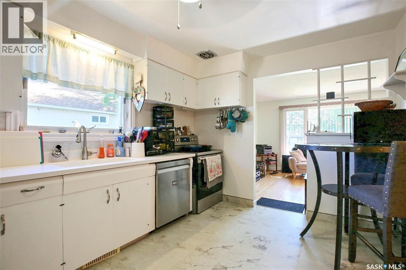 2122 Wascana STREET - 10