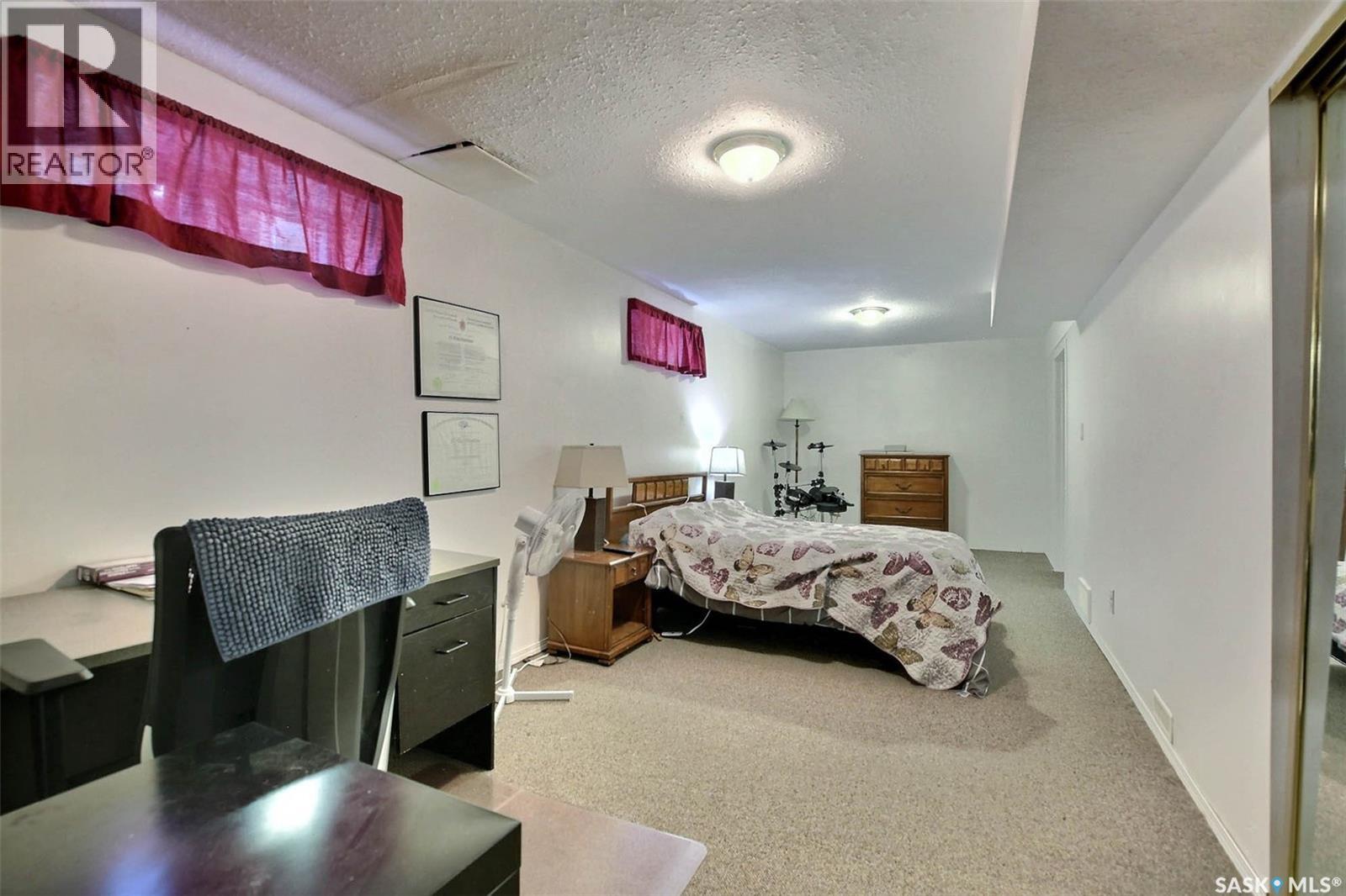 2122 Wascana STREET - 16