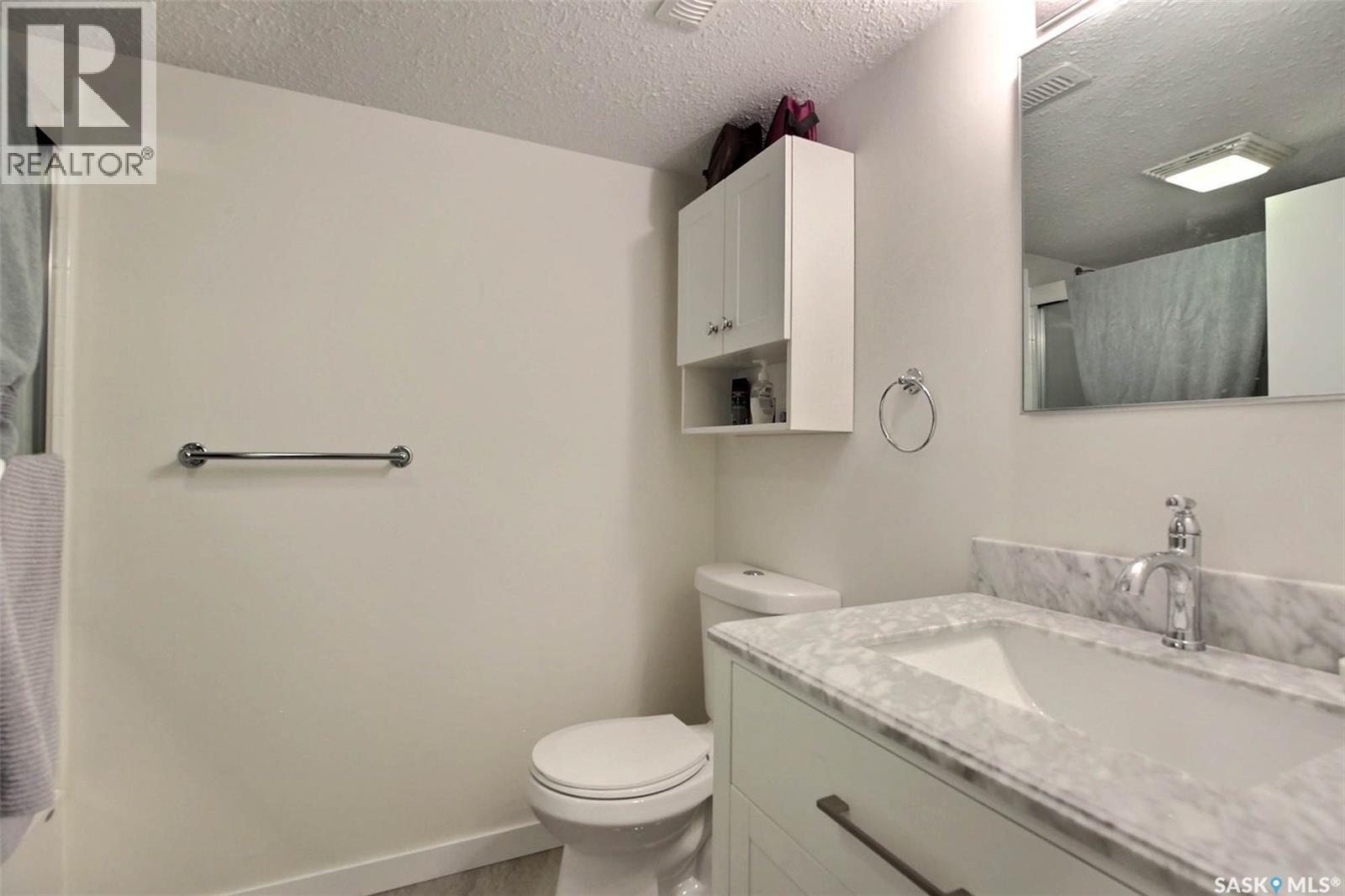 2122 Wascana STREET - 18