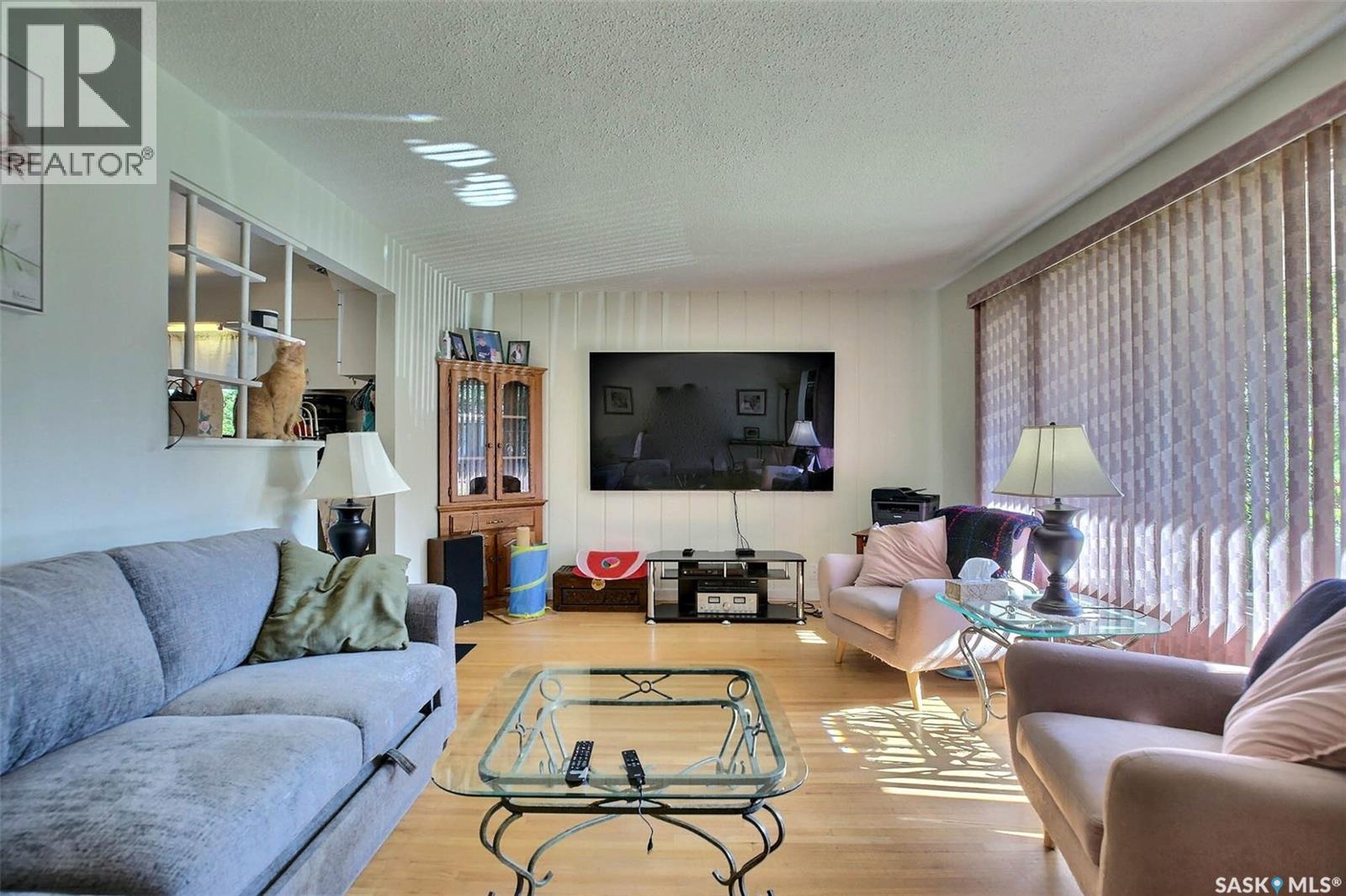 2122 Wascana STREET - 3