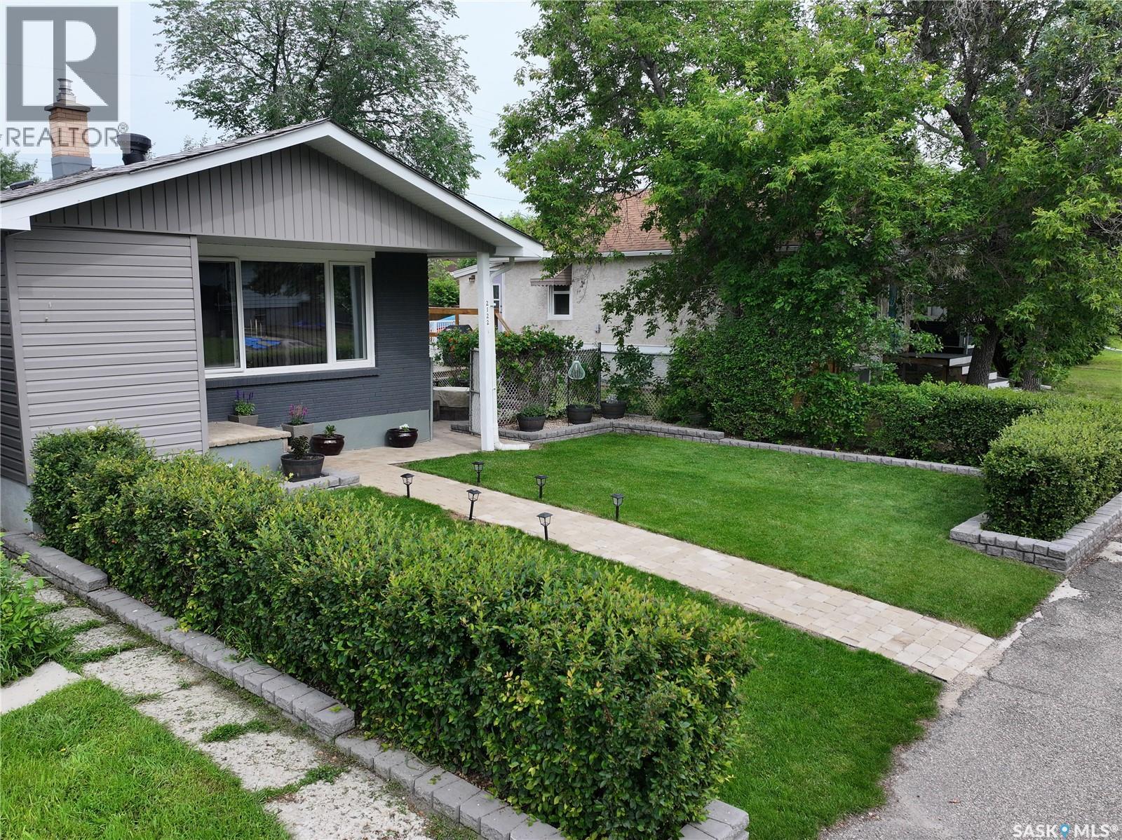 2122 Wascana STREET - 35