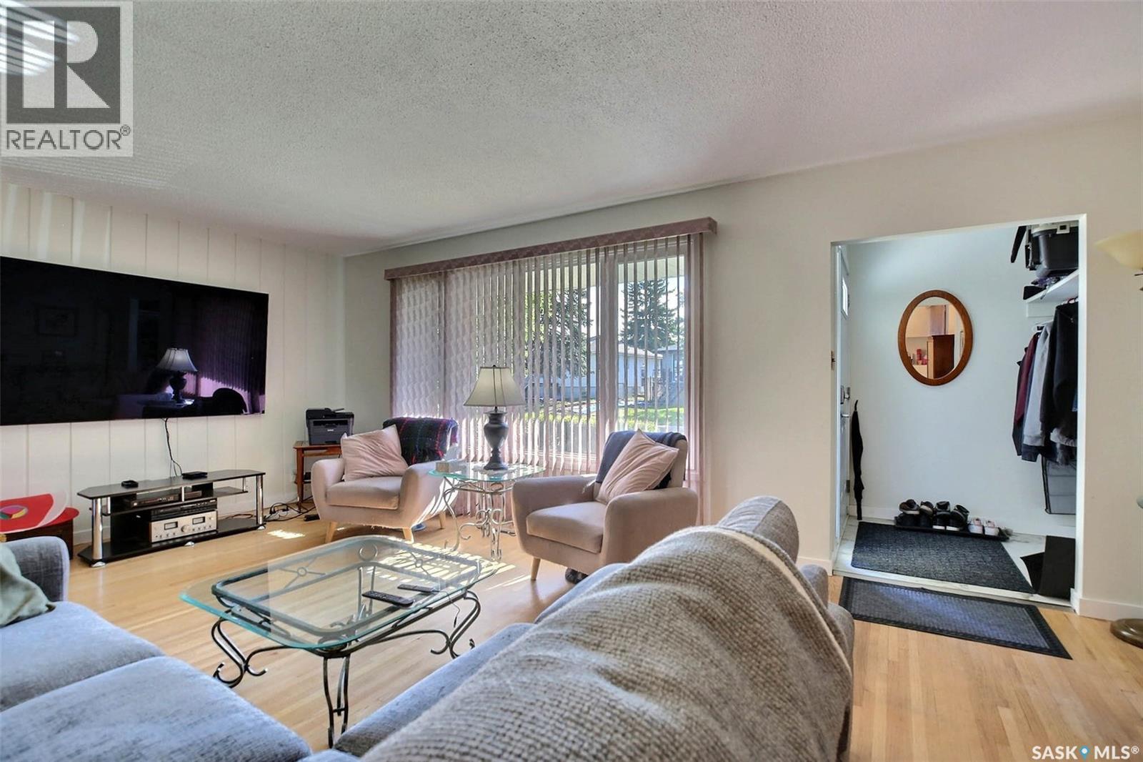 2122 Wascana STREET - 5