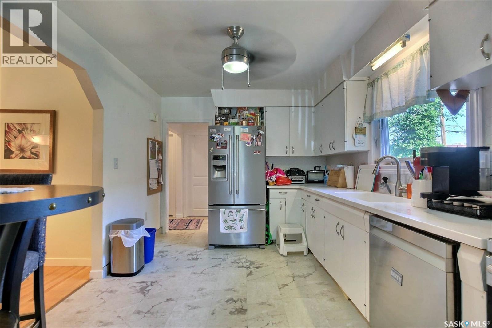 2122 Wascana STREET - 8