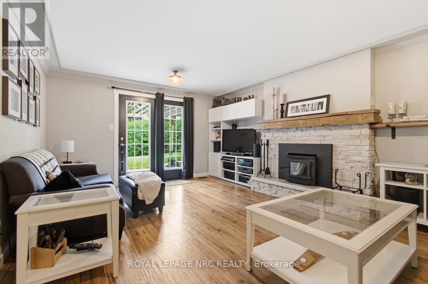 37 SPRUCESIDE CRESCENT - 21