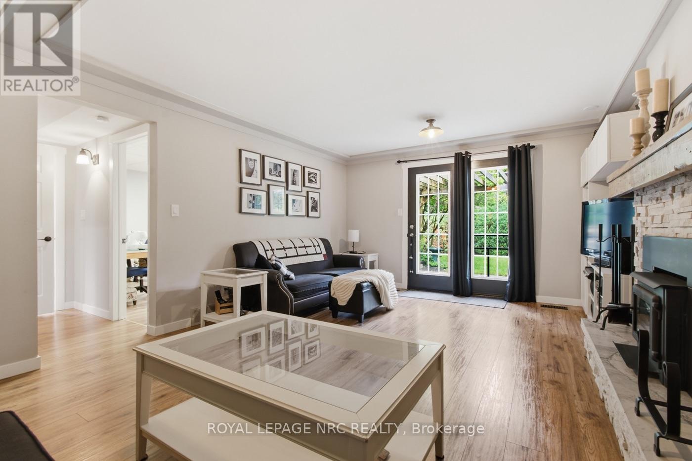 37 SPRUCESIDE CRESCENT - 20