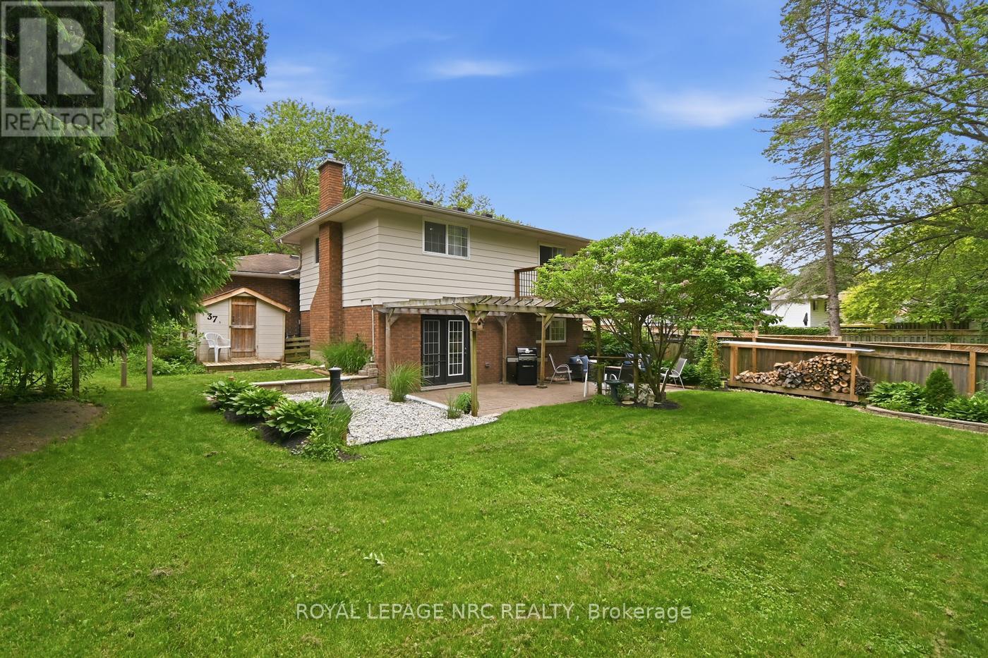 37 SPRUCESIDE CRESCENT - 30