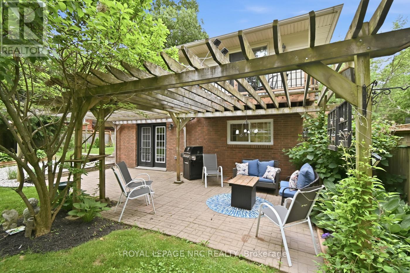 37 SPRUCESIDE CRESCENT - 33