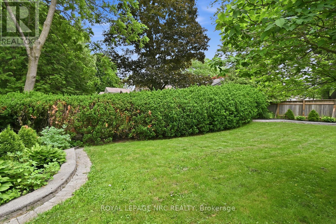 37 SPRUCESIDE CRESCENT - 35