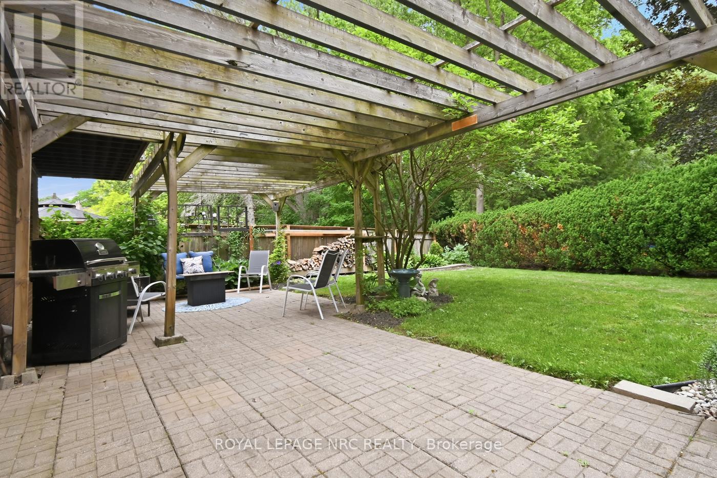 37 SPRUCESIDE CRESCENT - 38