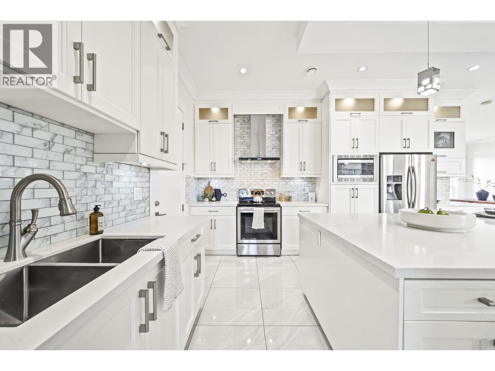 6114 49B Avenue, Delta