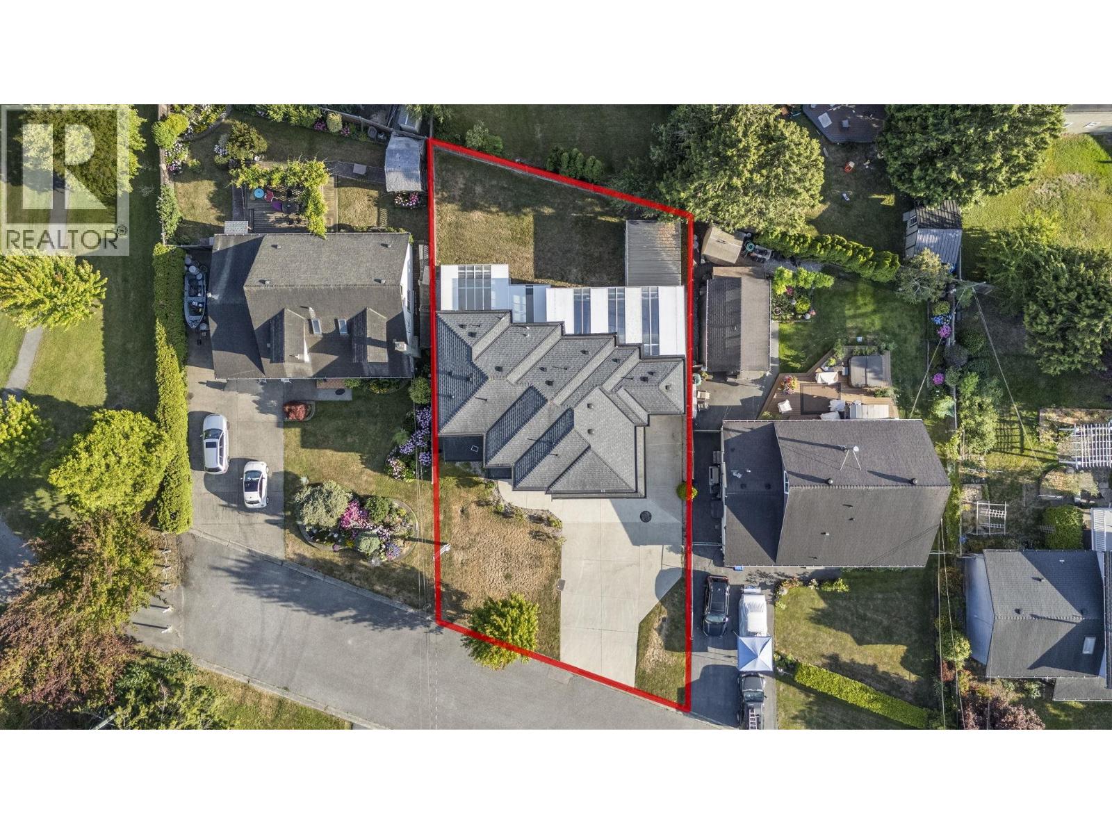 6114 49B Avenue, Delta