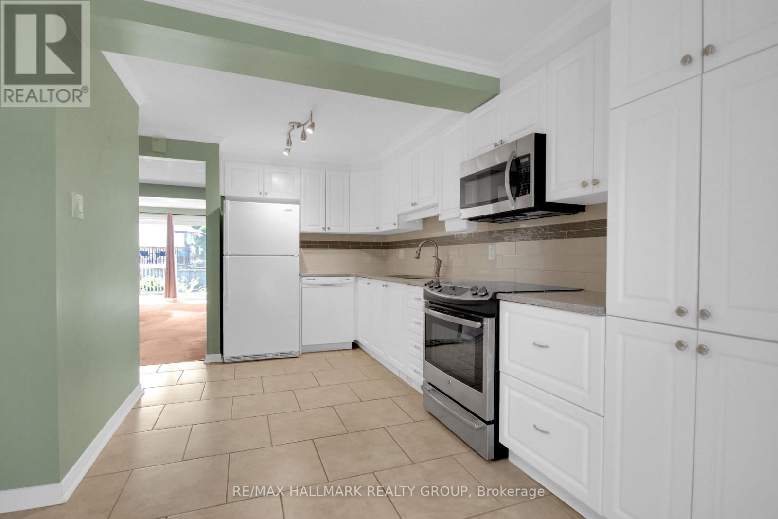 7954 DECARIE DRIVE, Ottawa. Luxury613. By Peter Sagos - Image 8