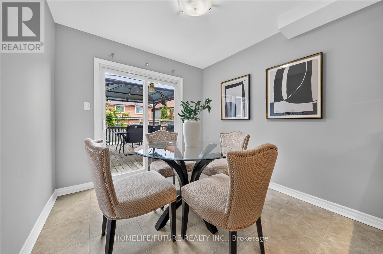 1580 HEATHSIDE CRESCENT - 12