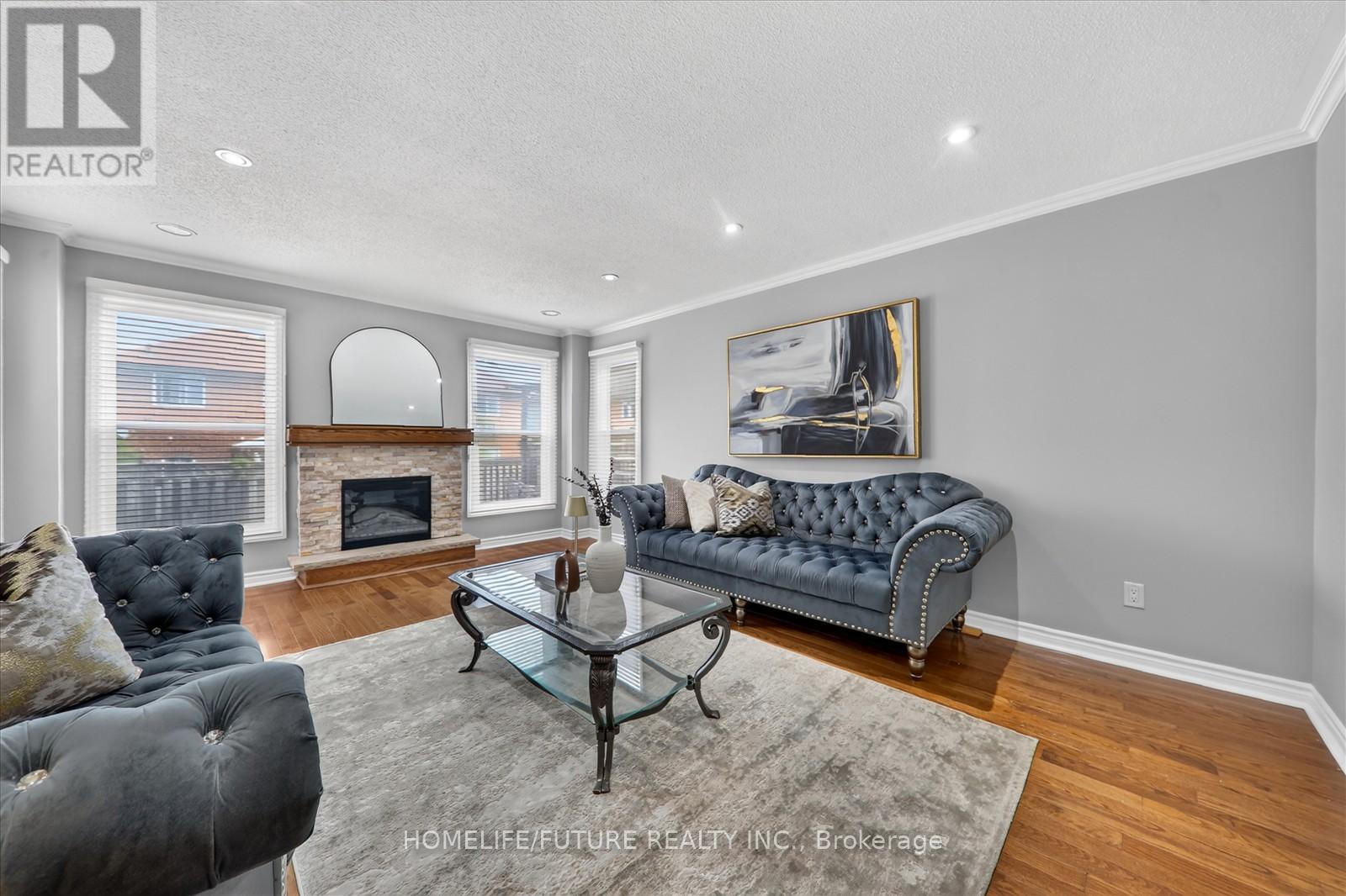 1580 HEATHSIDE CRESCENT - 13