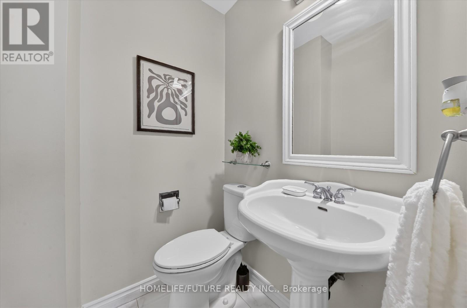 1580 HEATHSIDE CRESCENT - 17