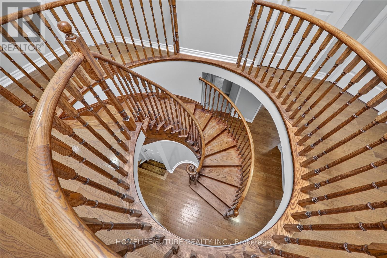 1580 HEATHSIDE CRESCENT - 20