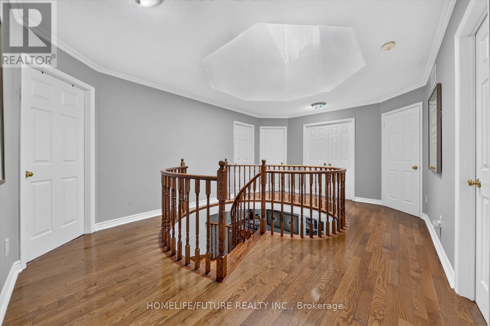 1580 HEATHSIDE CRESCENT - 21