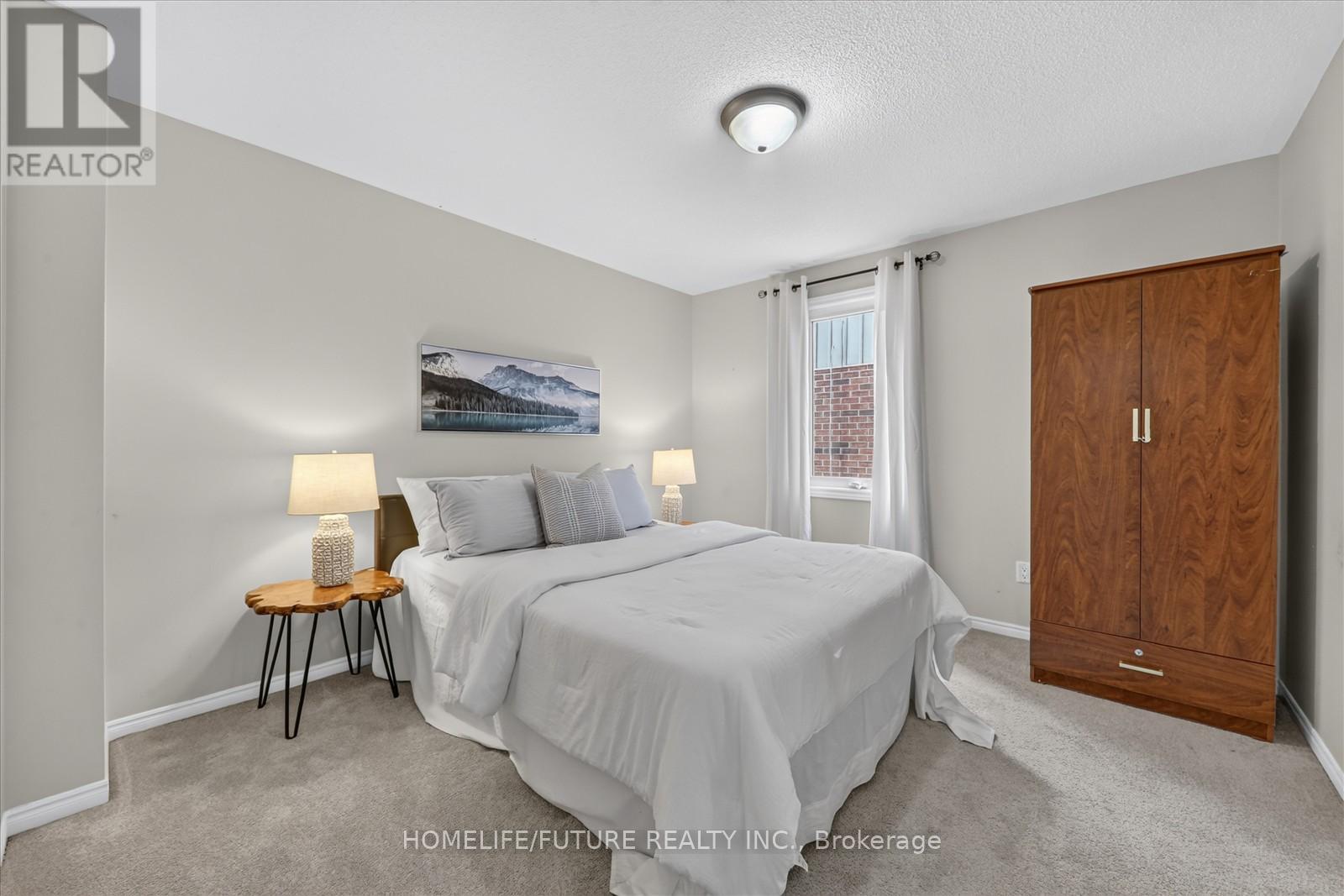 1580 HEATHSIDE CRESCENT - 28