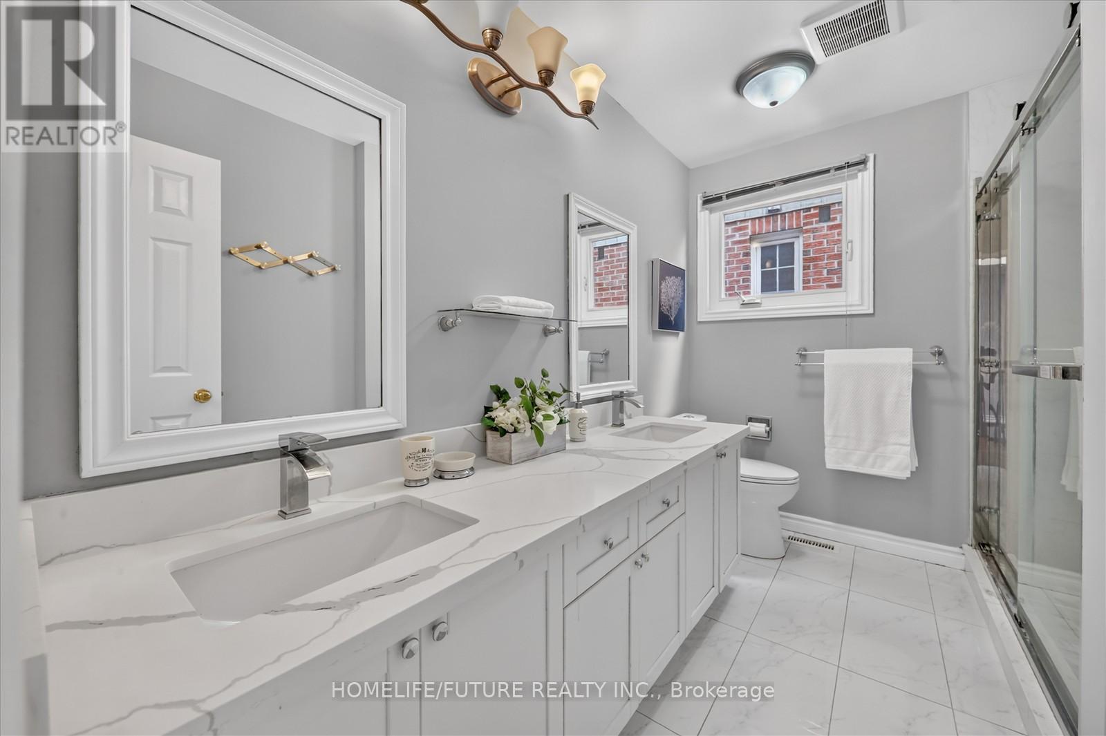 1580 HEATHSIDE CRESCENT - 30