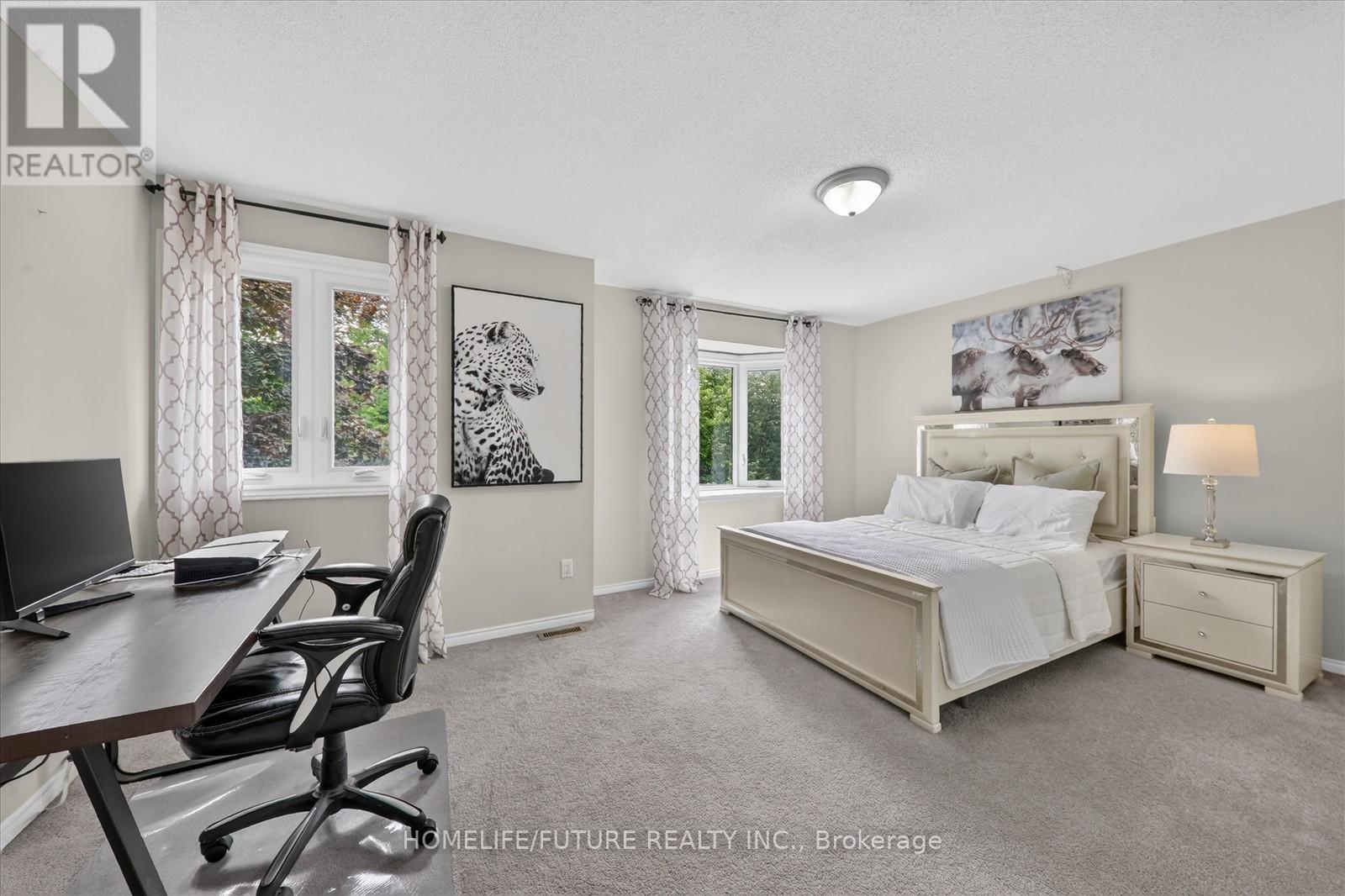 1580 HEATHSIDE CRESCENT - 34