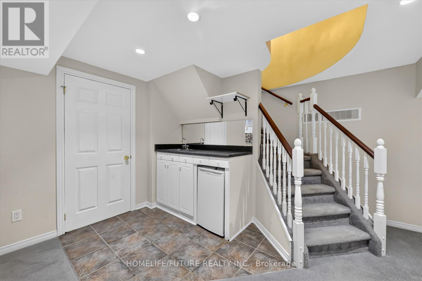 1580 HEATHSIDE CRESCENT - 39