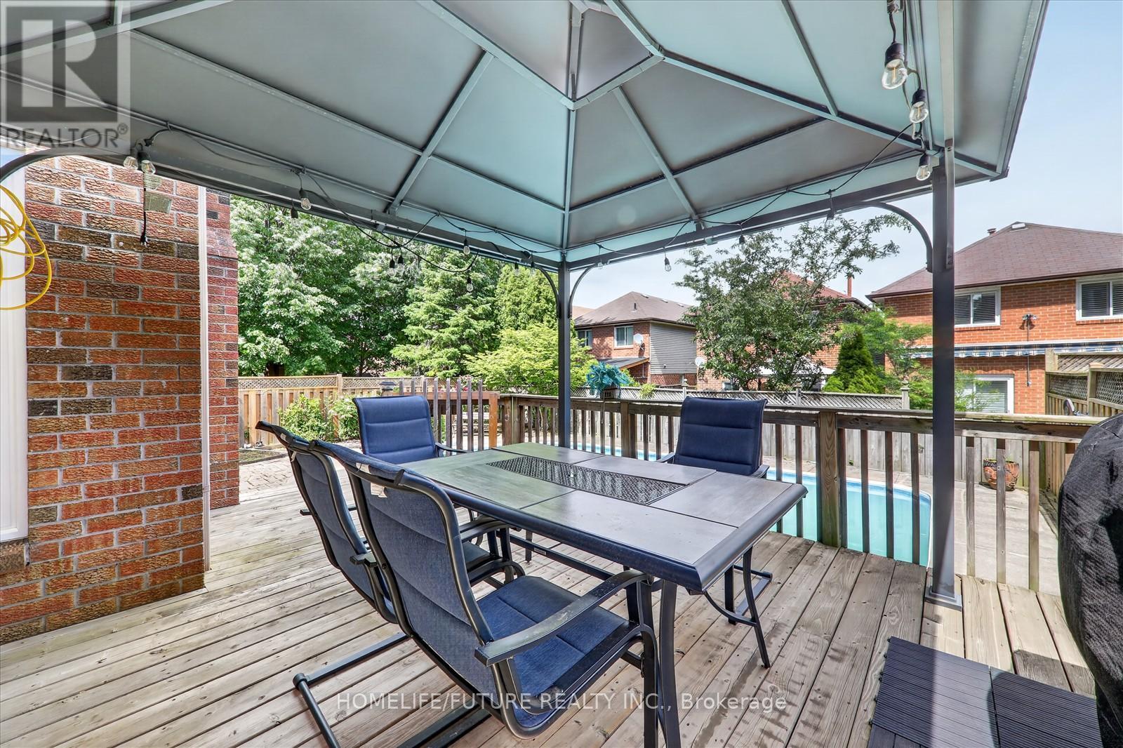 1580 HEATHSIDE CRESCENT - 46