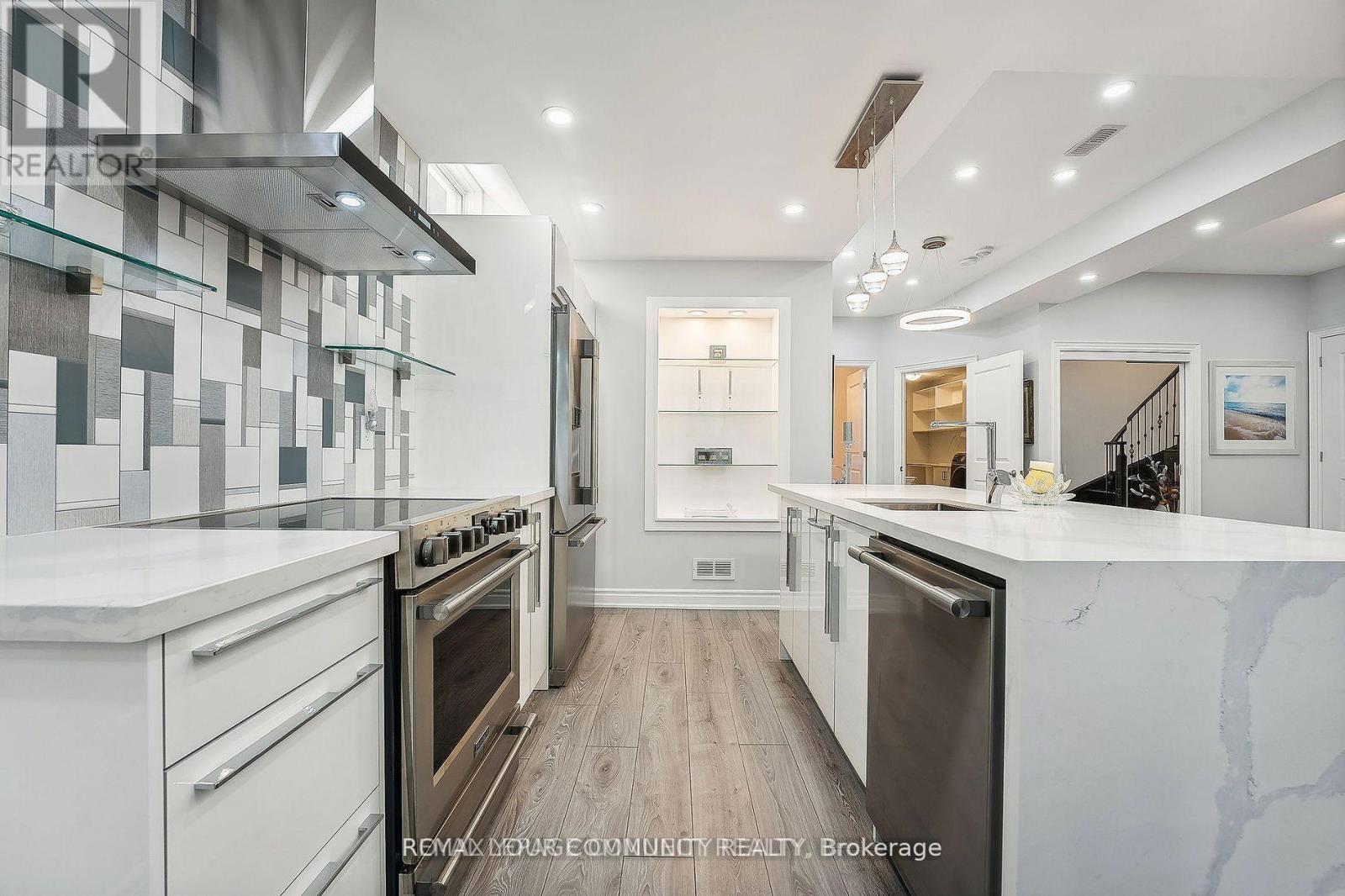 336 FARRELL ROAD - 17