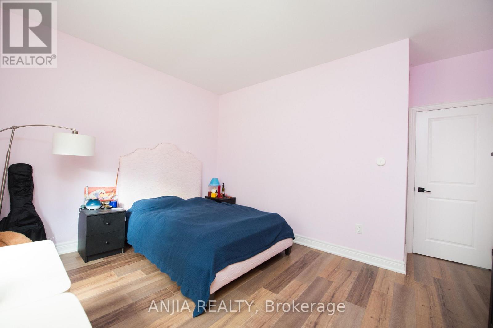 26 PELOSI WAY - 22