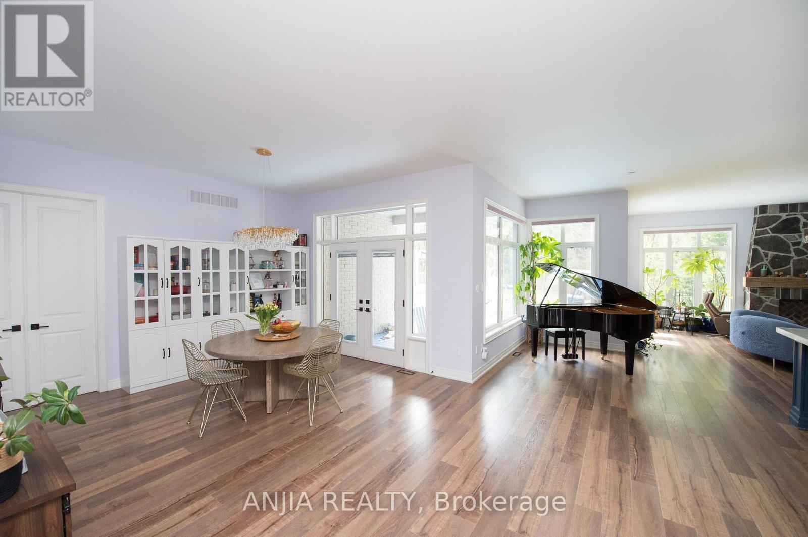 26 PELOSI WAY - 7