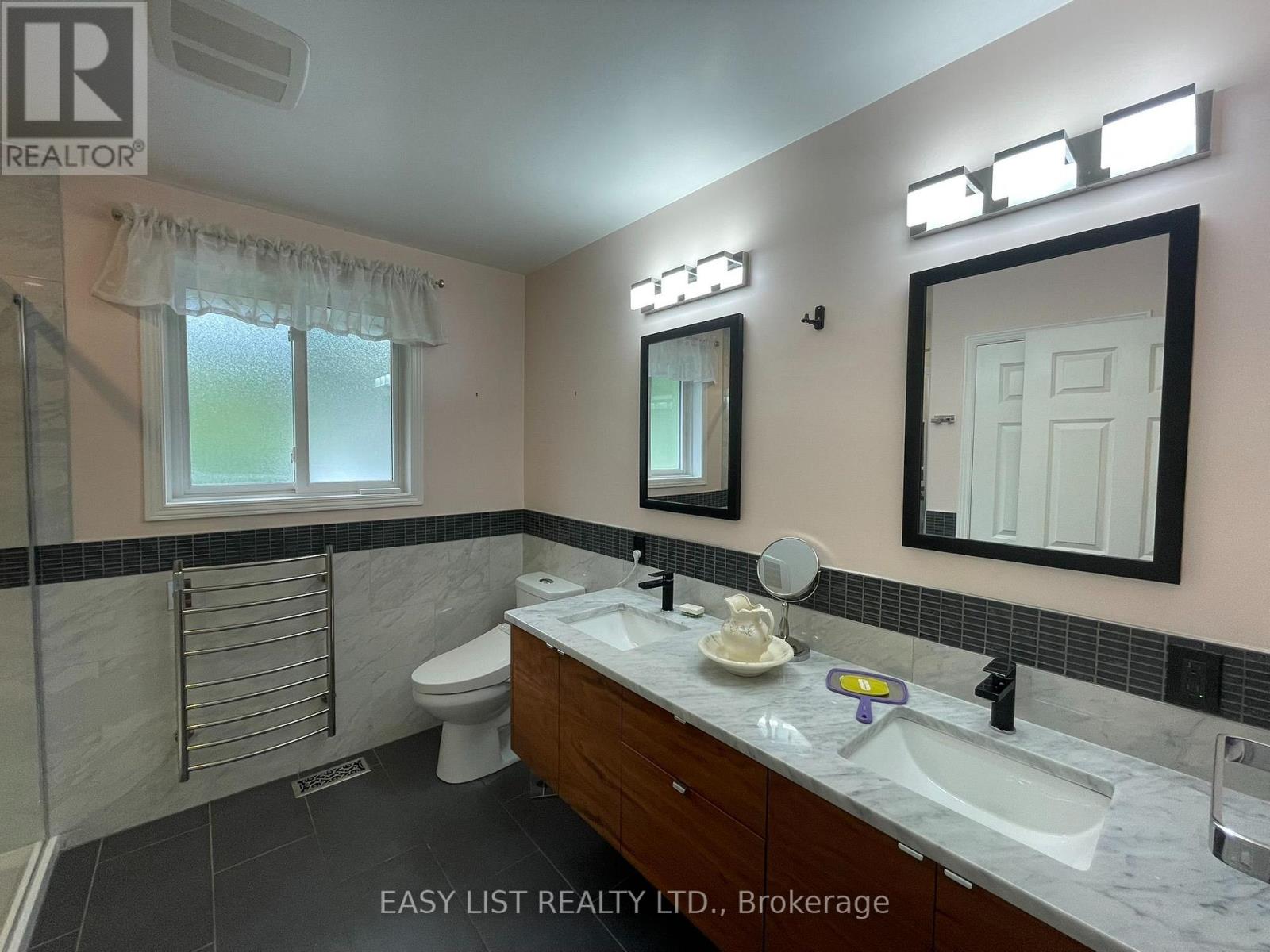 3 BAKER PLACE - 12