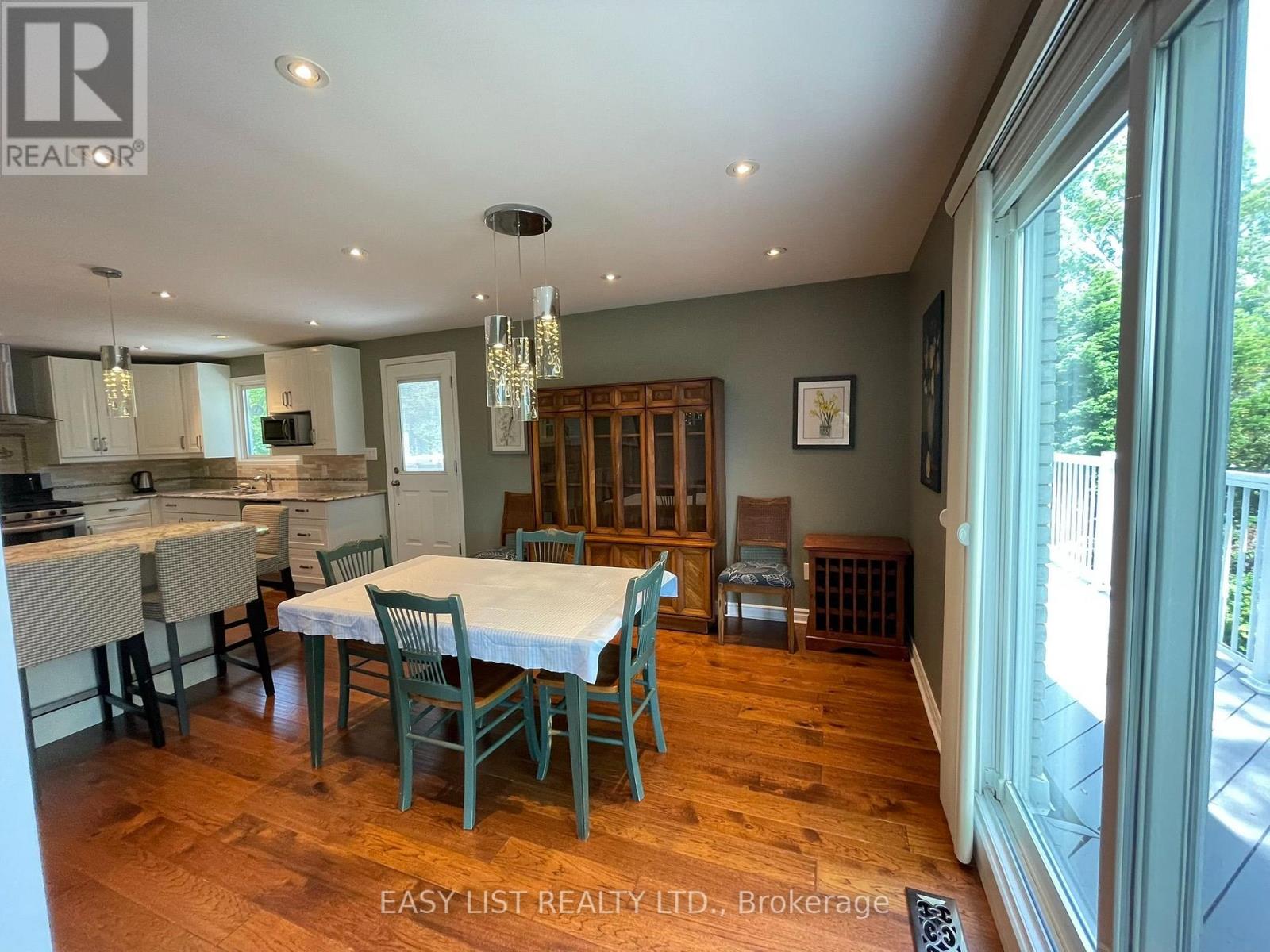 3 BAKER PLACE - 8