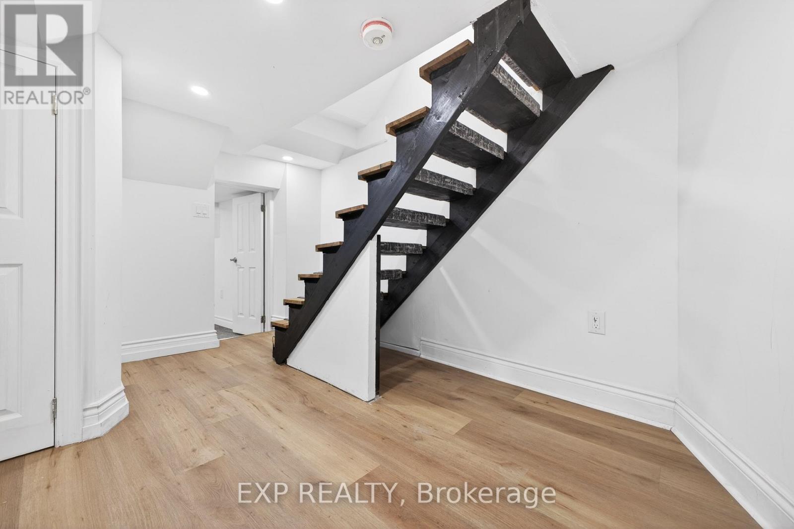 6564 LEVEL AVENUE - 31