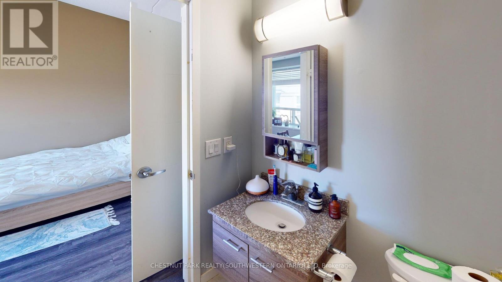 #1505 318 SPRUCE STREET - 28