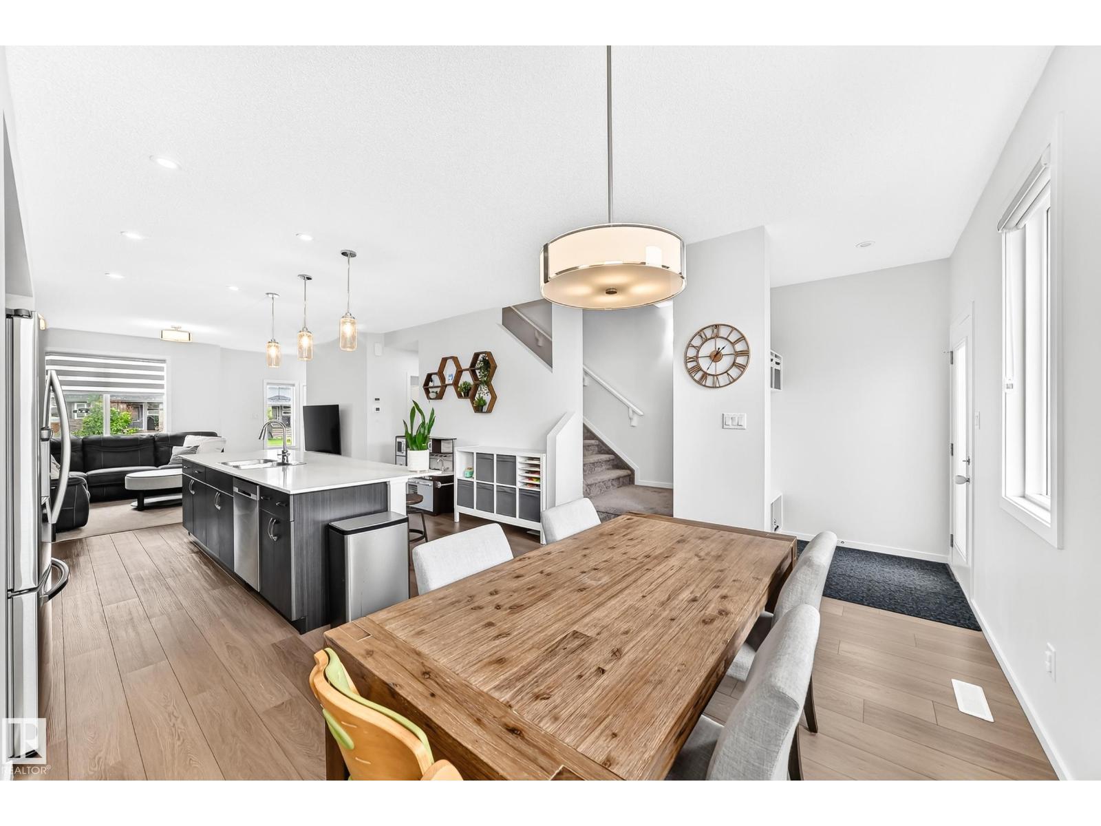 5233 22 AV SW - 11