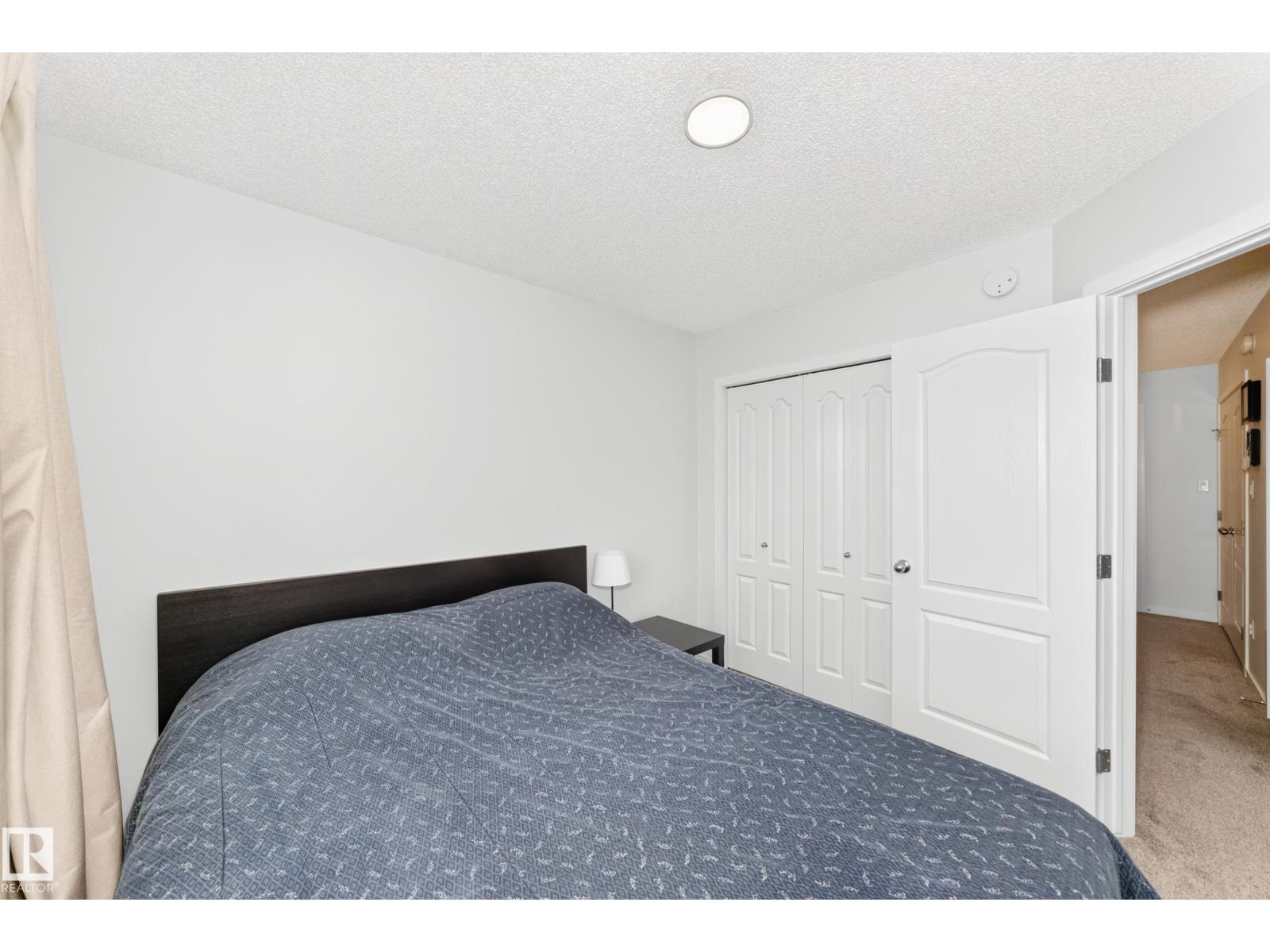 5233 22 AV SW - 33