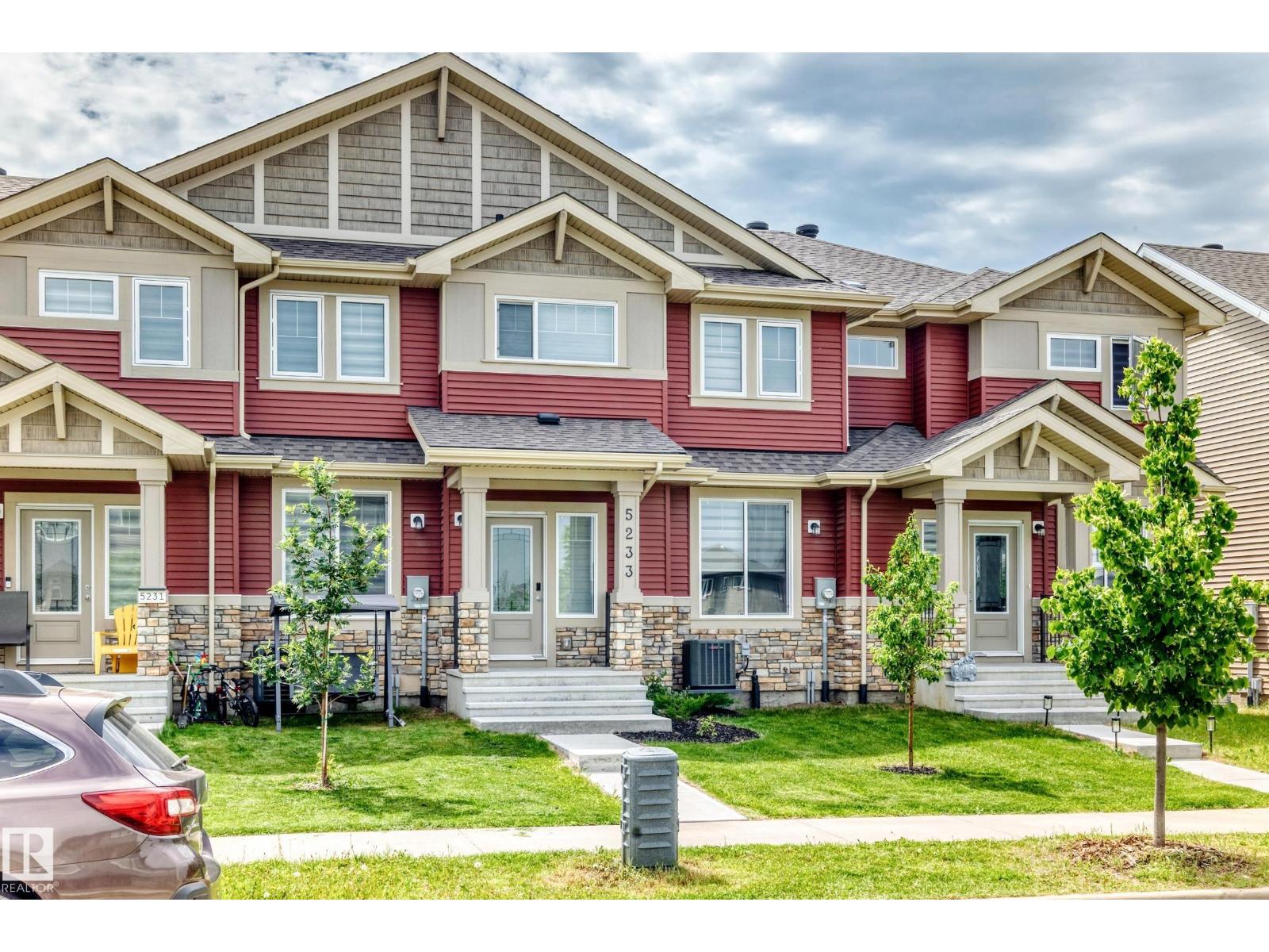 5233 22 AV SW - 1