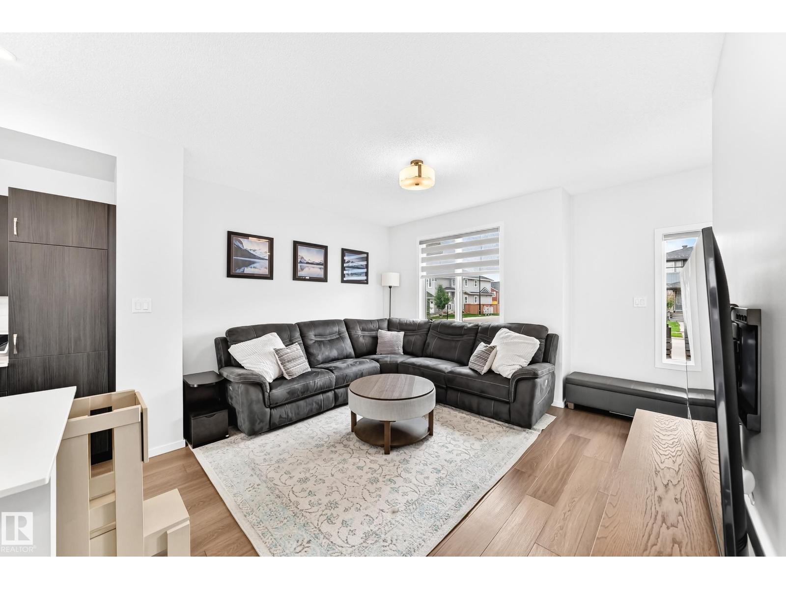 5233 22 AV SW - 17